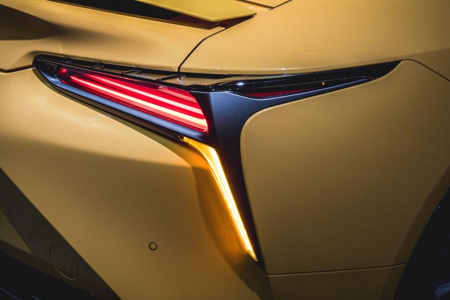 Детали экстерьера Lexus LC500 2017 года  (ZA) (фото 14 из 22)